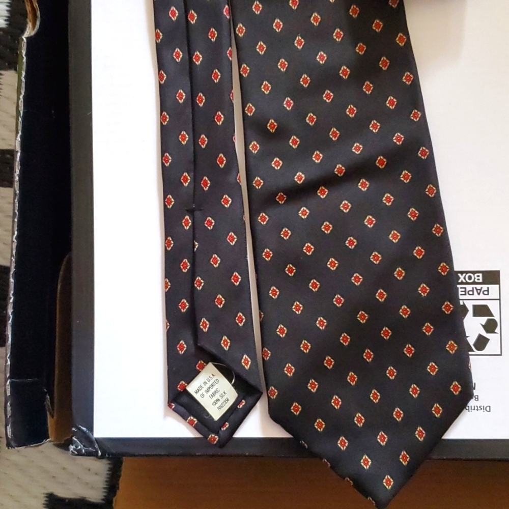 Aldolfo tie